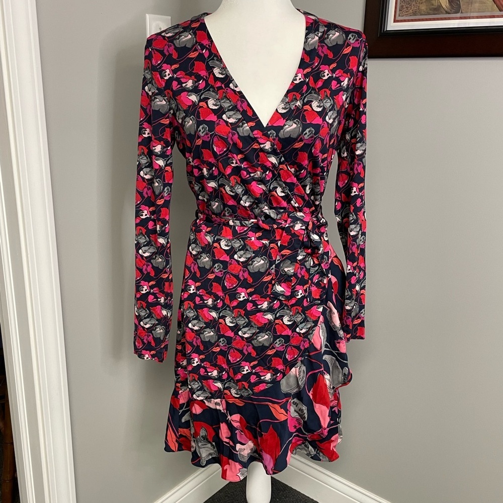 DVF Diane Von Furstenberg poppy wrap dress 100% Silk Medium Ruffle Classic